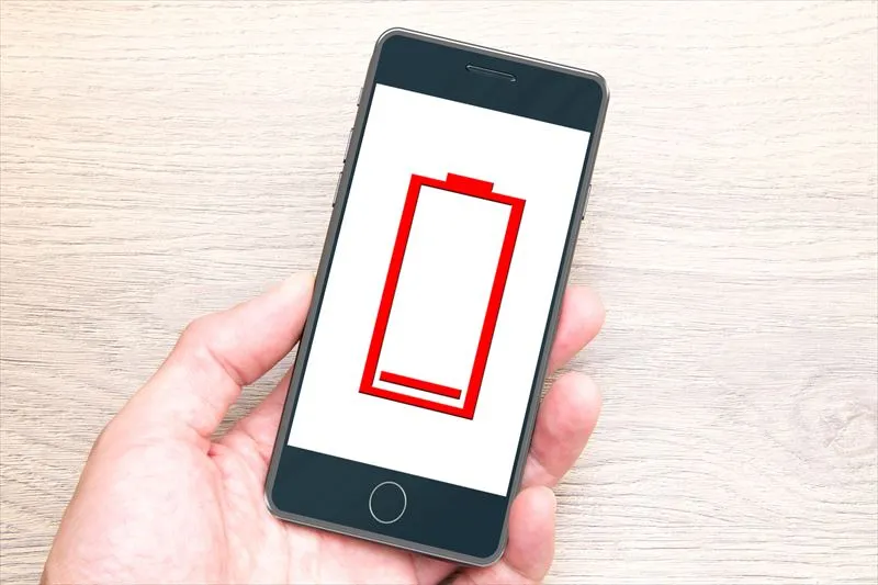 スマホのバッテリーの減りが早い理由は？
